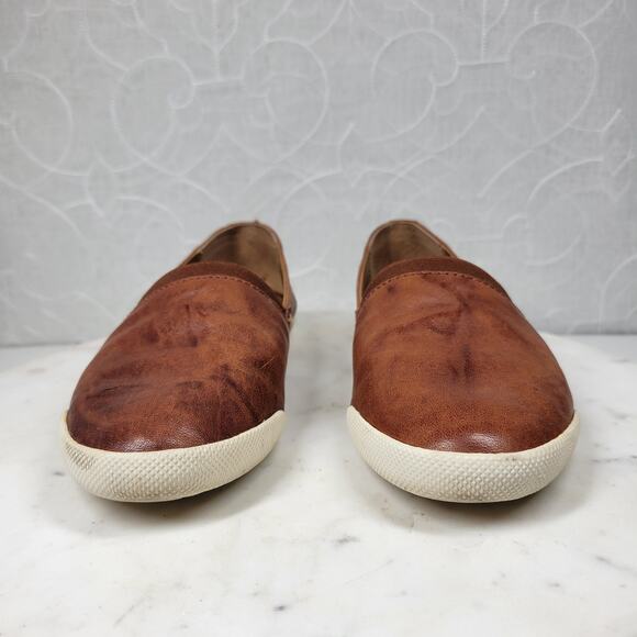 Frye Melanie Shoes Womens 7 Cognac Brown Leather Embossed Logo Slip On Flats - Picture 13 of 16